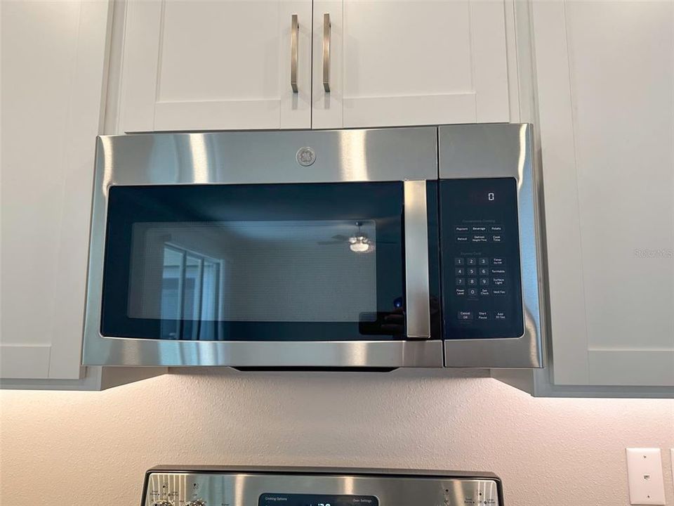 For Rent: $2,300 (2 beds, 2 baths, 1683 Square Feet)