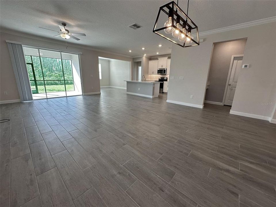 For Rent: $2,300 (2 beds, 2 baths, 1683 Square Feet)