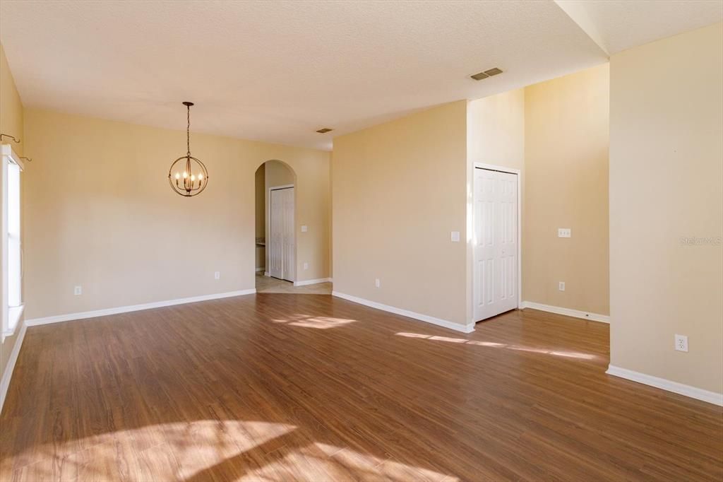 For Sale: $439,000 (4 beds, 2 baths, 1970 Square Feet)