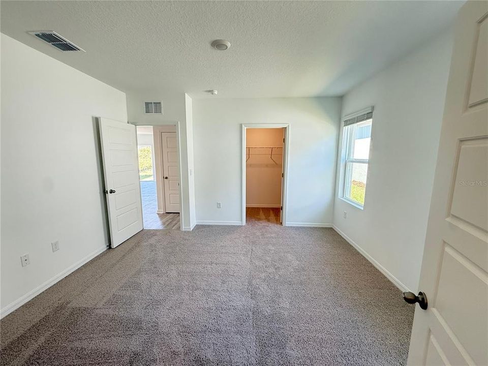 В аренду: $2,550 (4 спален, 2 ванн, 1665 Квадратных фут)