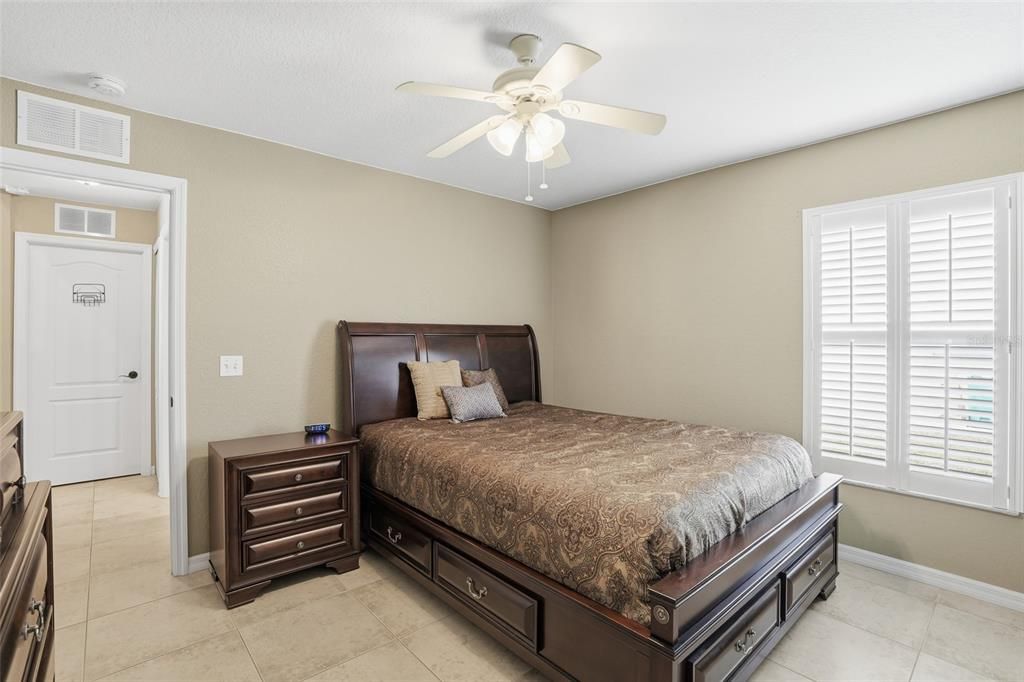 待售: $425,000 (3 贝兹, 2 浴室, 1842 平方英尺)