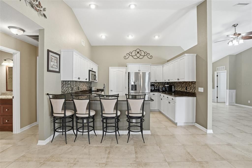 待售: $425,000 (3 贝兹, 2 浴室, 1842 平方英尺)