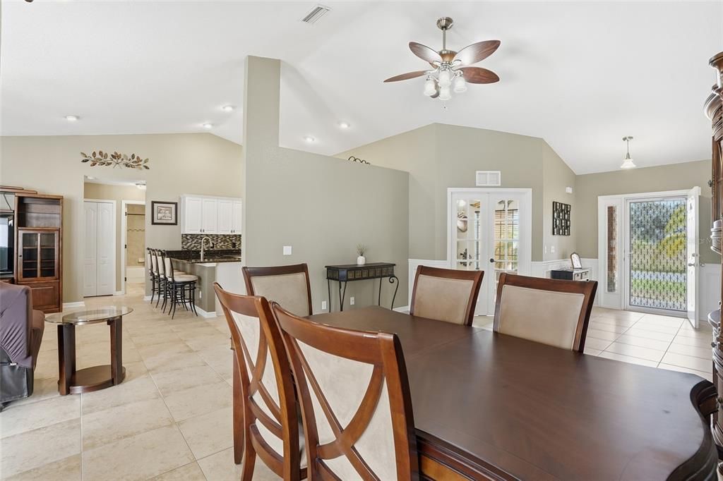 待售: $425,000 (3 贝兹, 2 浴室, 1842 平方英尺)