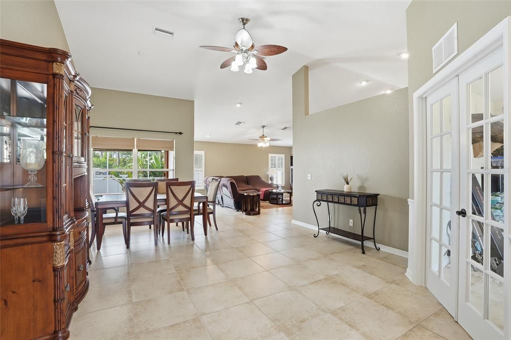 待售: $425,000 (3 贝兹, 2 浴室, 1842 平方英尺)