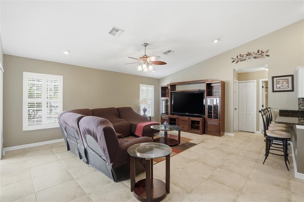 待售: $425,000 (3 贝兹, 2 浴室, 1842 平方英尺)