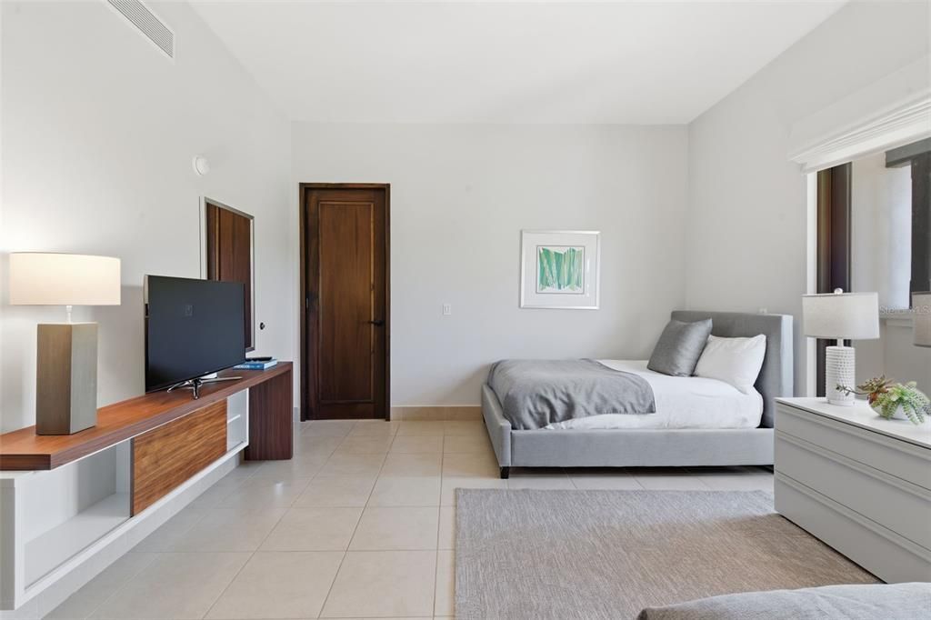 For Sale: $3,950,000 (4 beds, 4 baths, 3461 Square Feet)