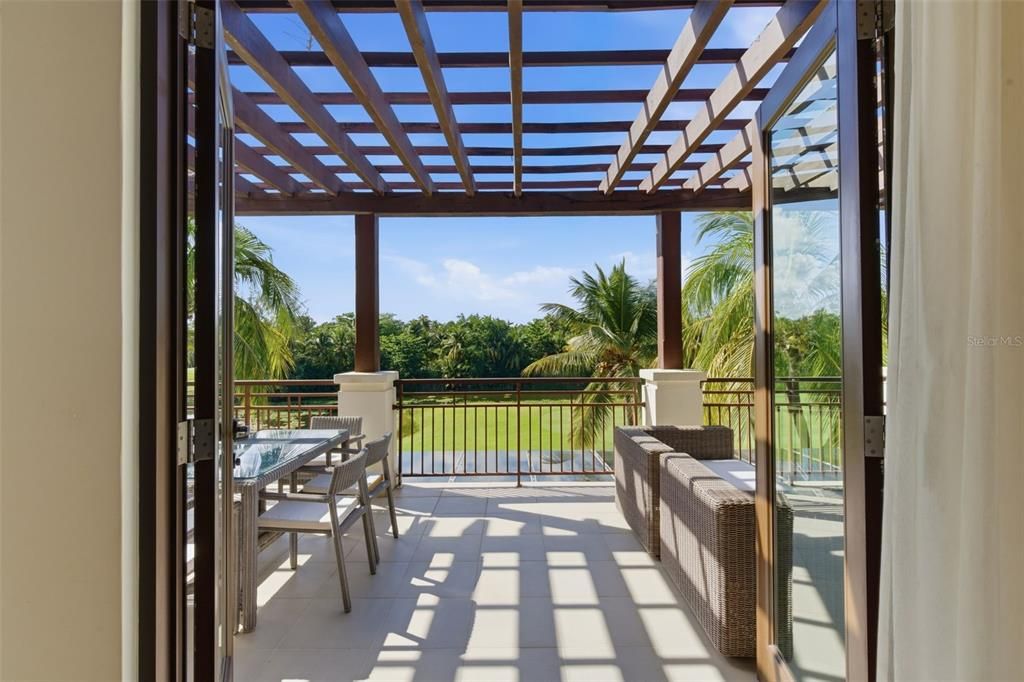 For Sale: $3,950,000 (4 beds, 4 baths, 3461 Square Feet)