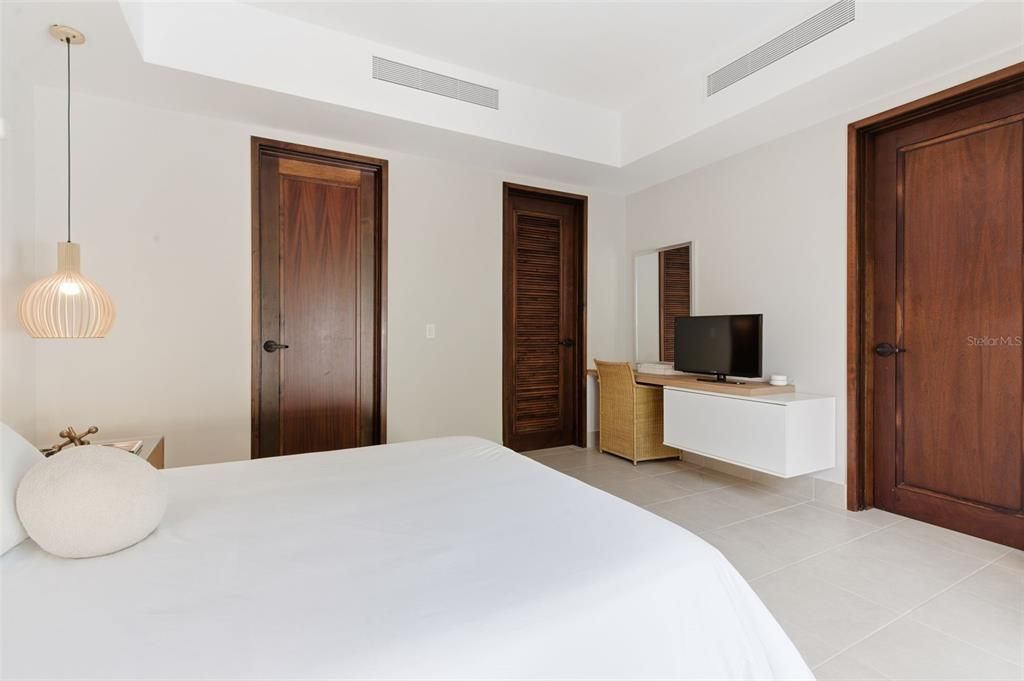 For Sale: $3,950,000 (4 beds, 4 baths, 3461 Square Feet)