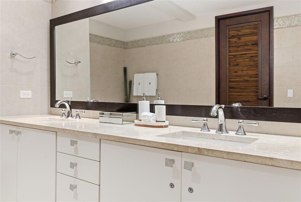 For Sale: $3,950,000 (4 beds, 4 baths, 3461 Square Feet)