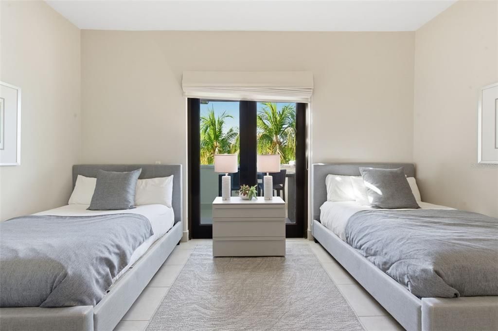 For Sale: $3,950,000 (4 beds, 4 baths, 3461 Square Feet)