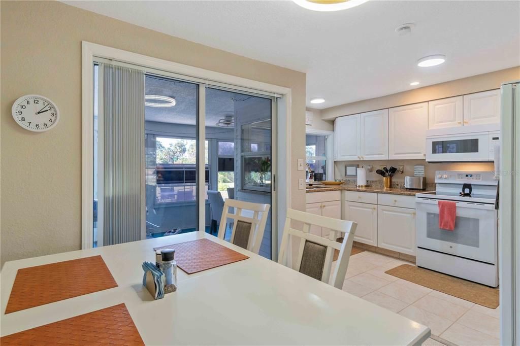 待售: $369,900 (2 贝兹, 2 浴室, 1118 平方英尺)