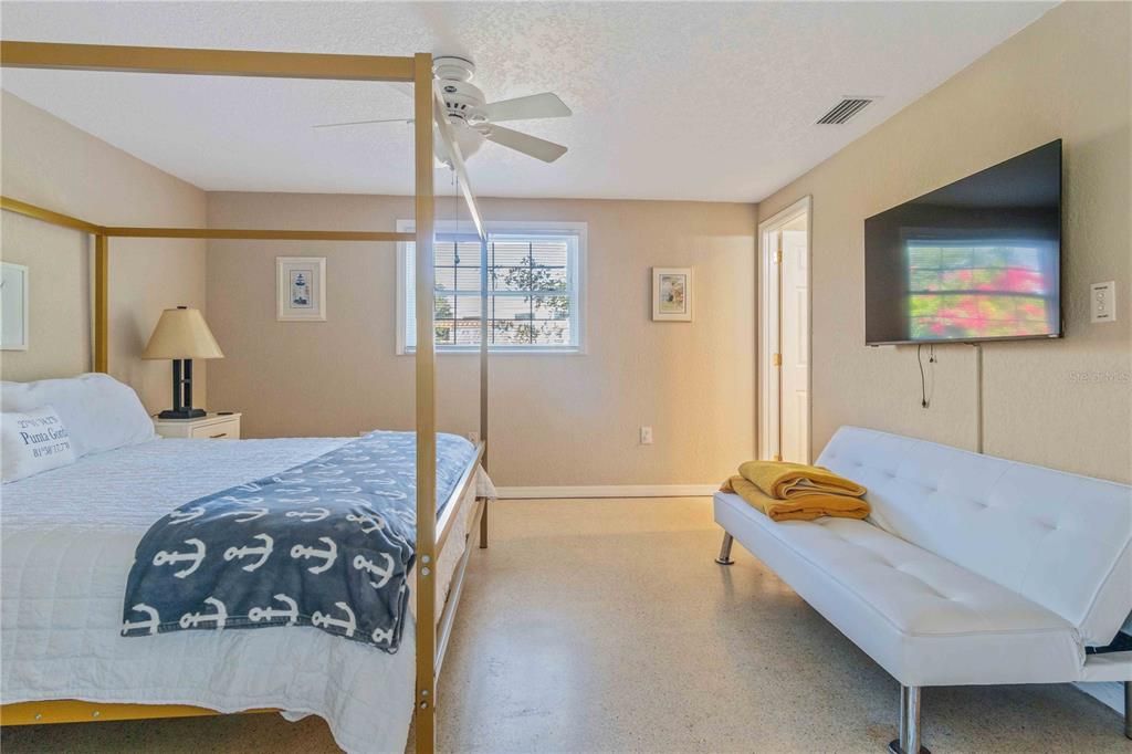 待售: $369,900 (2 贝兹, 2 浴室, 1118 平方英尺)