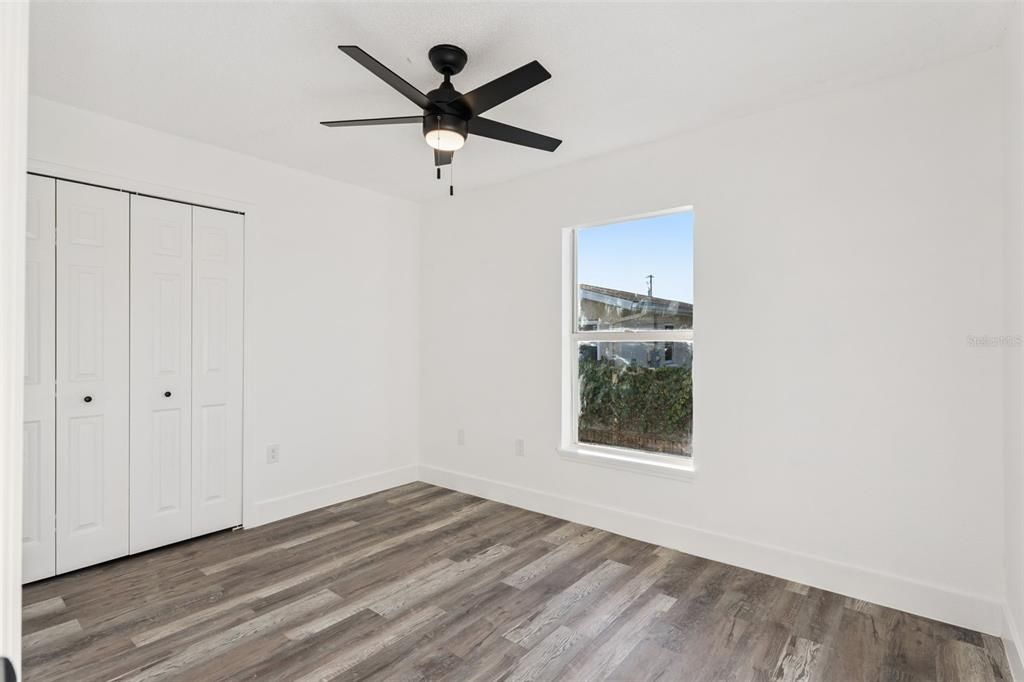 На продажу: $365,000 (4 спален, 2 ванн, 1779 Квадратных фут)