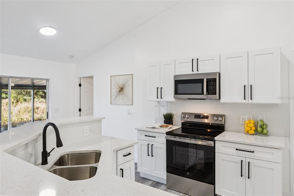 На продажу: $365,000 (4 спален, 2 ванн, 1779 Квадратных фут)