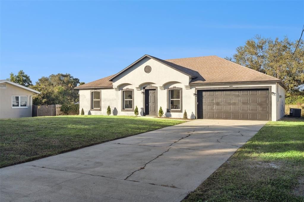 На продажу: $365,000 (4 спален, 2 ванн, 1779 Квадратных фут)