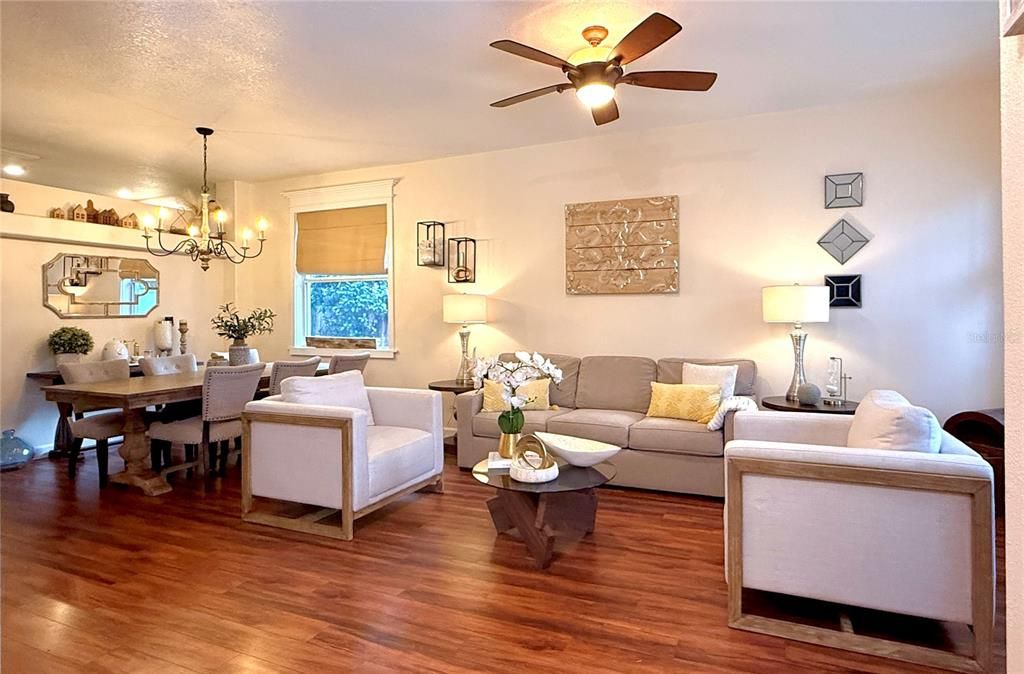 На продажу: $465,000 (4 спален, 2 ванн, 1952 Квадратных фут)