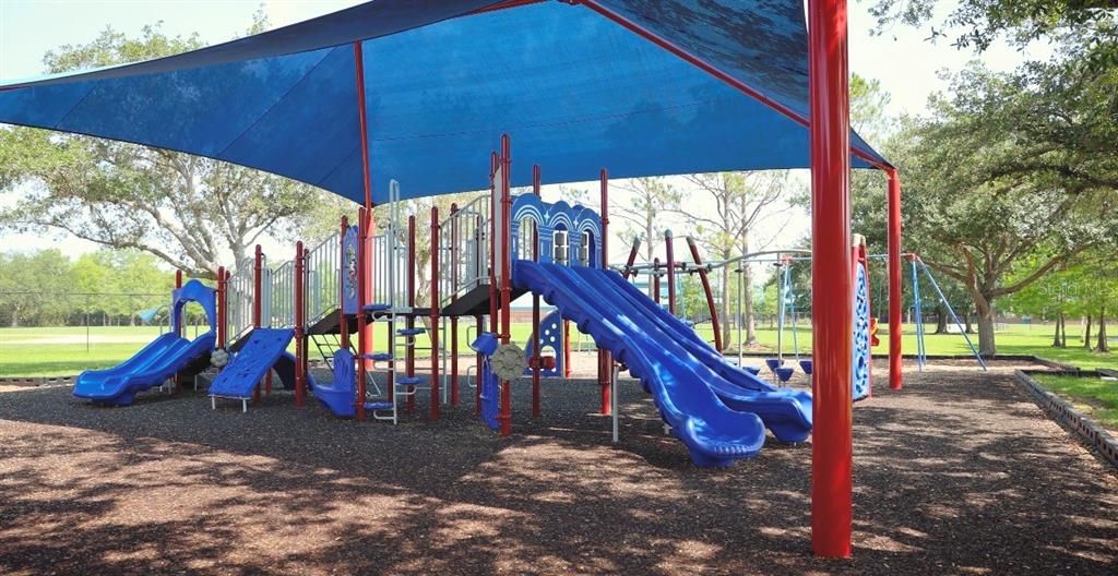 На продажу: $465,000 (4 спален, 2 ванн, 1952 Квадратных фут)