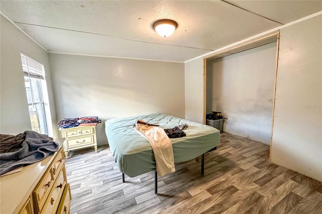 На продажу: $99,000 (3 спален, 1 ванн, 871 Квадратных фут)