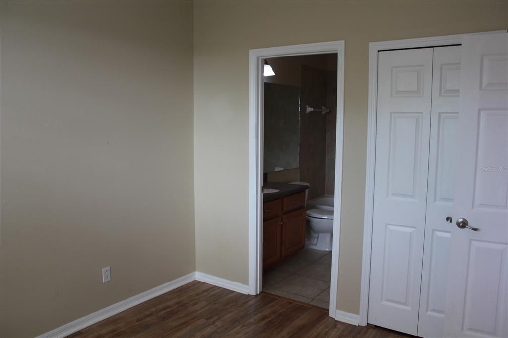 出租: $1,750 (2 贝兹, 2 浴室, 1419 平方英尺)