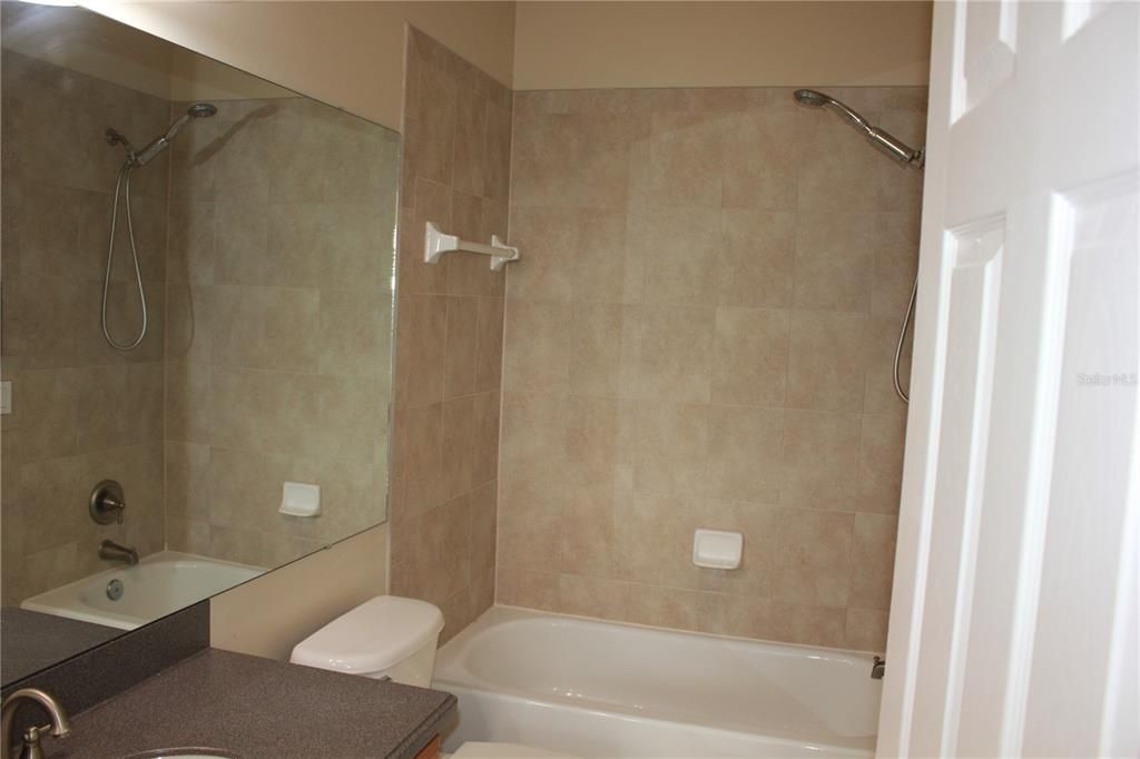 出租: $1,750 (2 贝兹, 2 浴室, 1419 平方英尺)