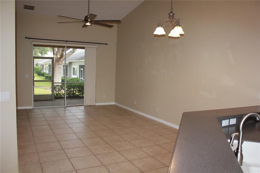 出租: $1,750 (2 贝兹, 2 浴室, 1419 平方英尺)