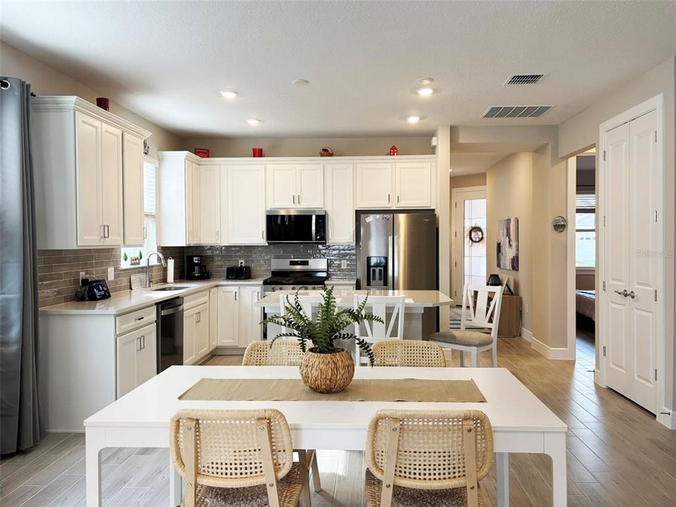 En Venta: $434,388 (2 camas, 2 baños, 1579 Pies cuadrados)