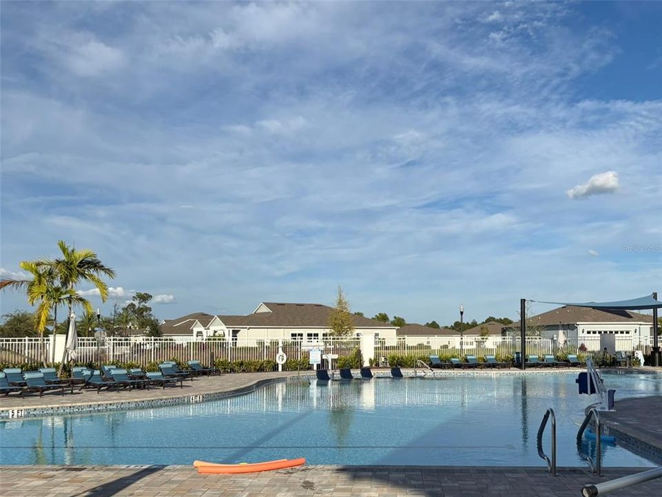 En Venta: $434,388 (2 camas, 2 baños, 1579 Pies cuadrados)