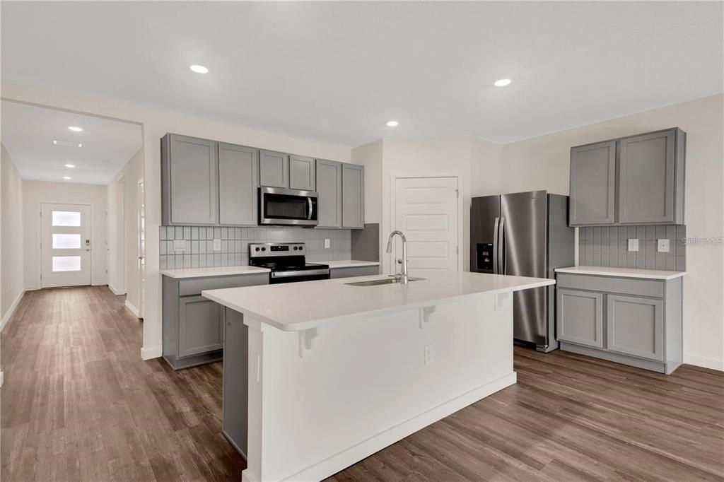 В аренду: $2,850 (4 спален, 2 ванн, 1828 Квадратных фут)