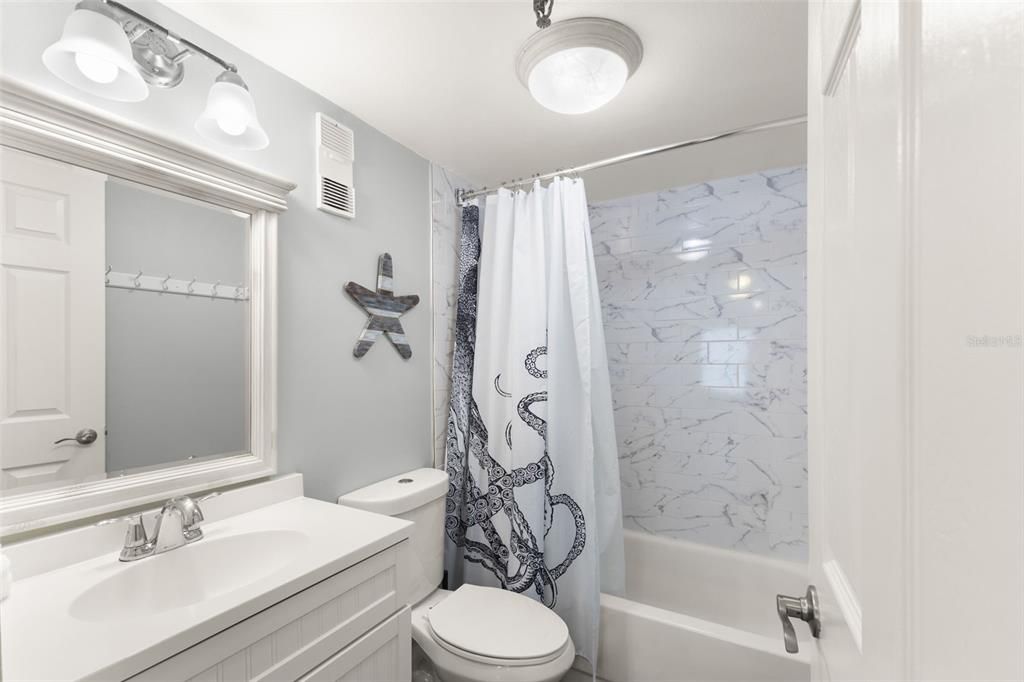 For Sale: $915,000 (2 beds, 2 baths, 1120 Square Feet)