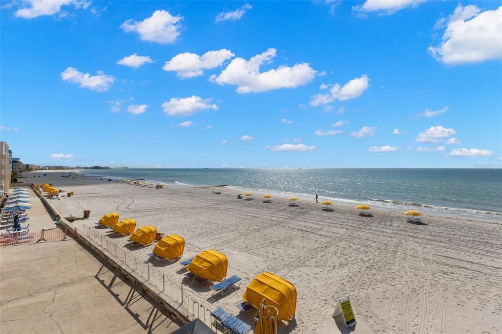 For Sale: $915,000 (2 beds, 2 baths, 1120 Square Feet)