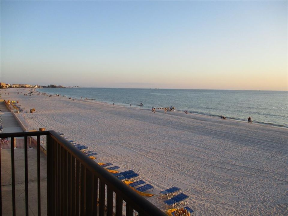 For Sale: $915,000 (2 beds, 2 baths, 1120 Square Feet)