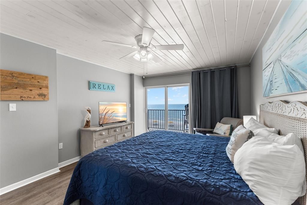 For Sale: $915,000 (2 beds, 2 baths, 1120 Square Feet)