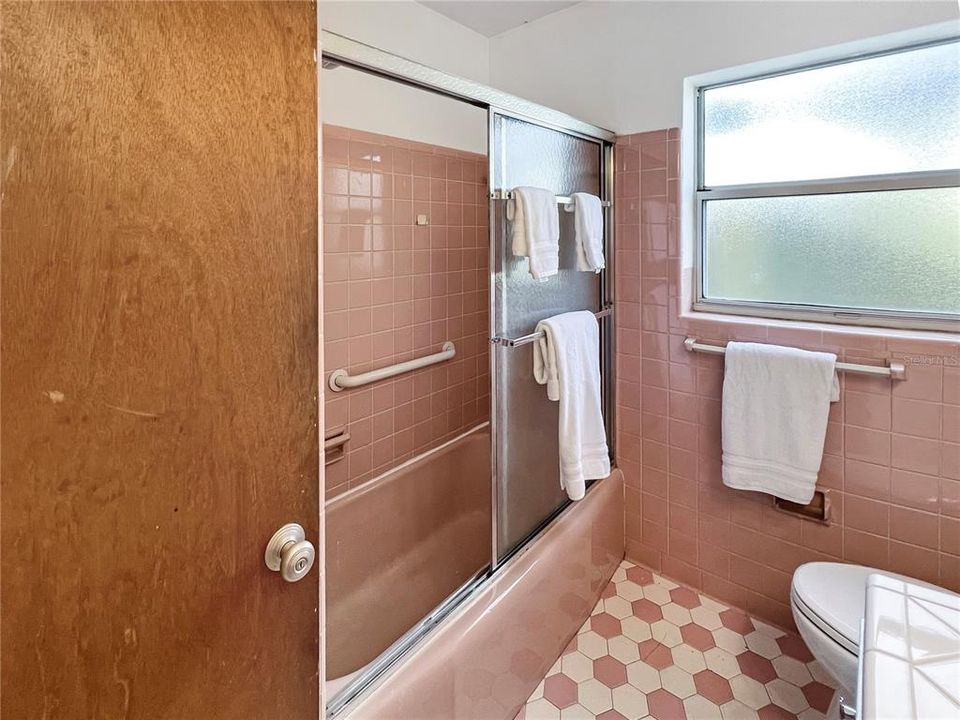 For Sale: $550,000 (3 beds, 2 baths, 1483 Square Feet)