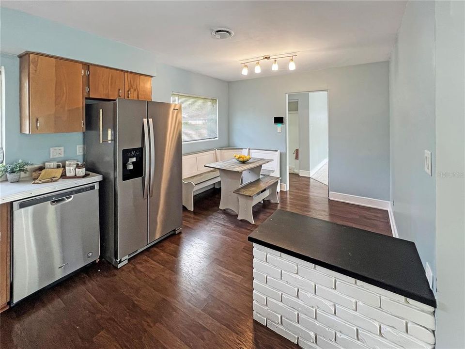 For Sale: $550,000 (3 beds, 2 baths, 1483 Square Feet)