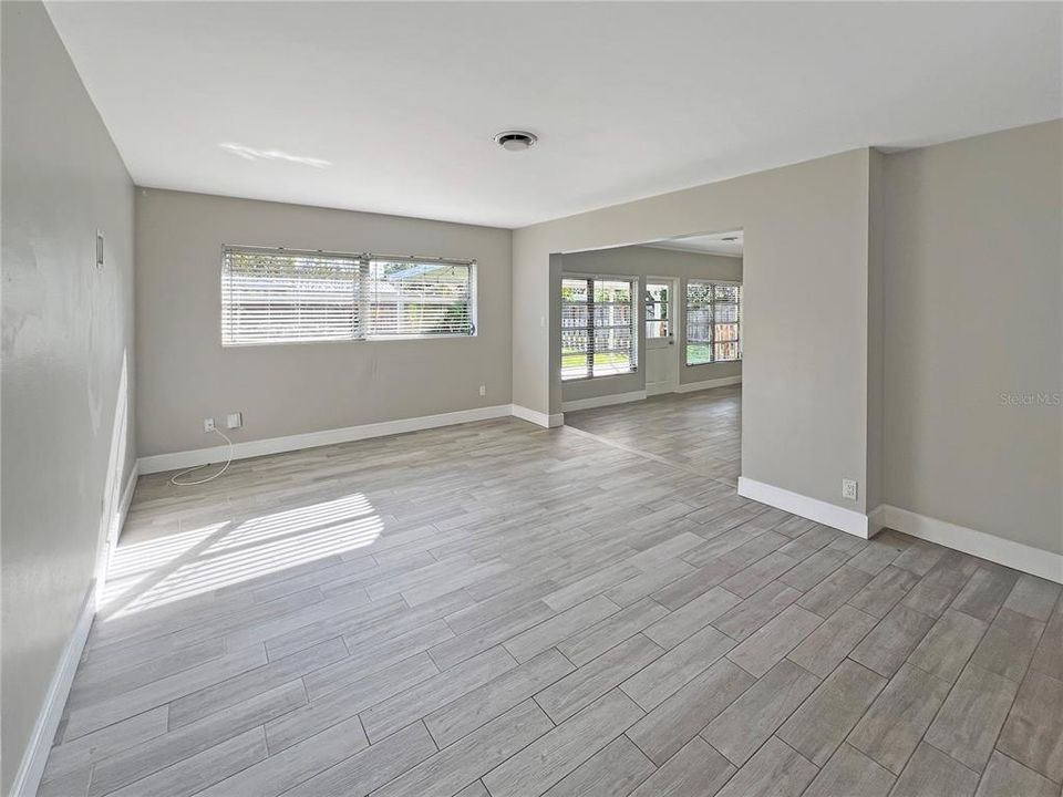 For Sale: $550,000 (3 beds, 2 baths, 1483 Square Feet)