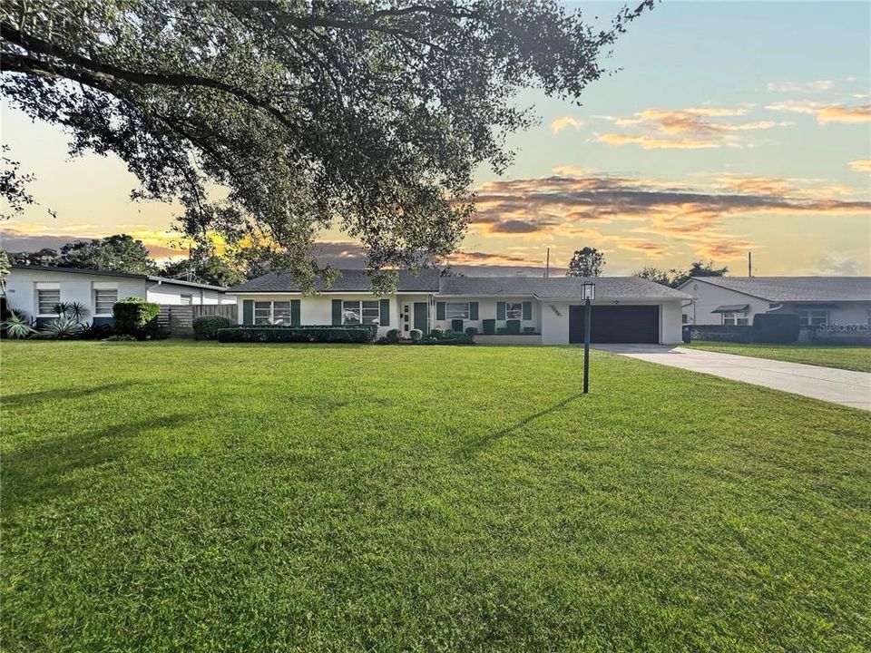 For Sale: $550,000 (3 beds, 2 baths, 1483 Square Feet)