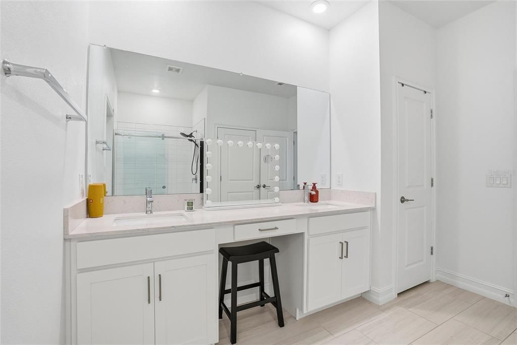 En Venta: $515,000 (3 camas, 3 baños, 2339 Pies cuadrados)