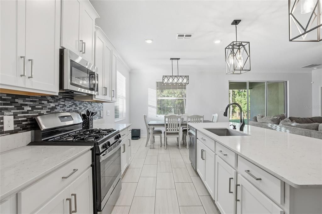 En Venta: $515,000 (3 camas, 3 baños, 2339 Pies cuadrados)