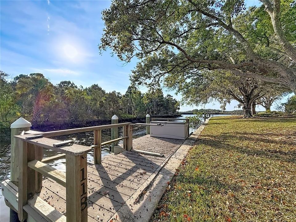 For Sale: $249,000 (2 beds, 2 baths, 1862 Square Feet)