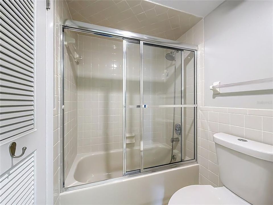 For Sale: $249,000 (2 beds, 2 baths, 1862 Square Feet)