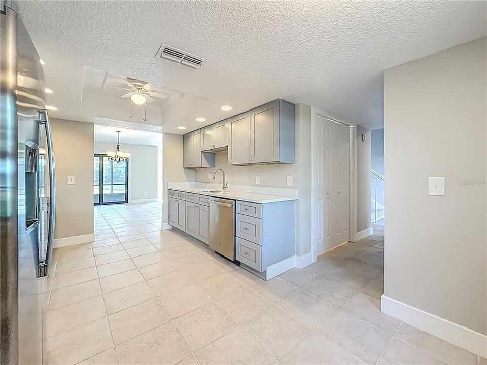 For Sale: $249,000 (2 beds, 2 baths, 1862 Square Feet)