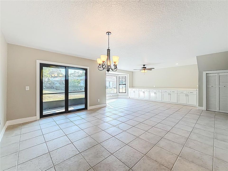 For Sale: $249,000 (2 beds, 2 baths, 1862 Square Feet)