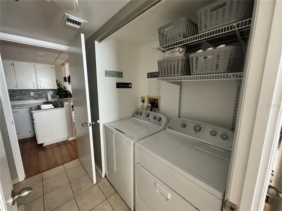 For Sale: $104,900 (1 beds, 1 baths, 634 Square Feet)