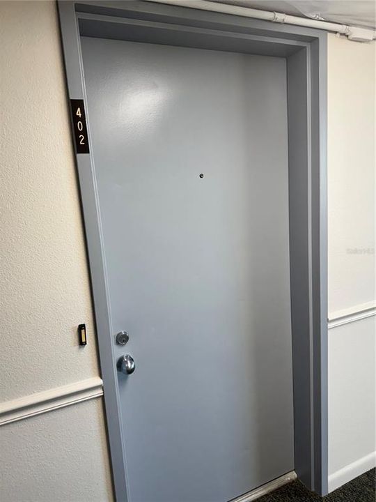 For Sale: $104,900 (1 beds, 1 baths, 634 Square Feet)