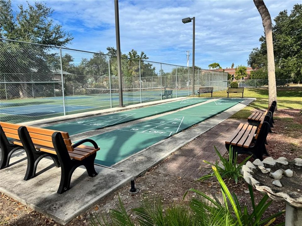 For Sale: $104,900 (1 beds, 1 baths, 634 Square Feet)