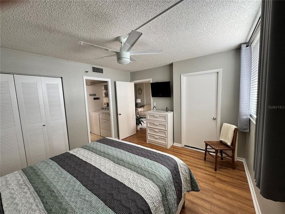 For Sale: $104,900 (1 beds, 1 baths, 634 Square Feet)