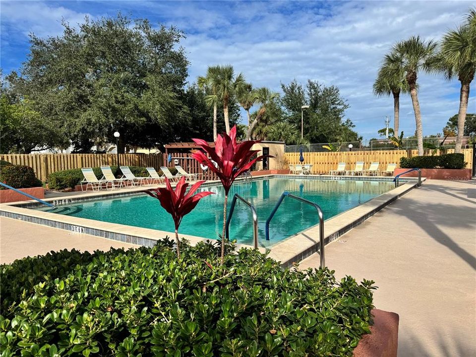 For Sale: $104,900 (1 beds, 1 baths, 634 Square Feet)