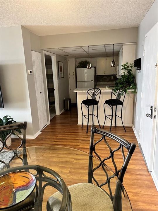 For Sale: $104,900 (1 beds, 1 baths, 634 Square Feet)