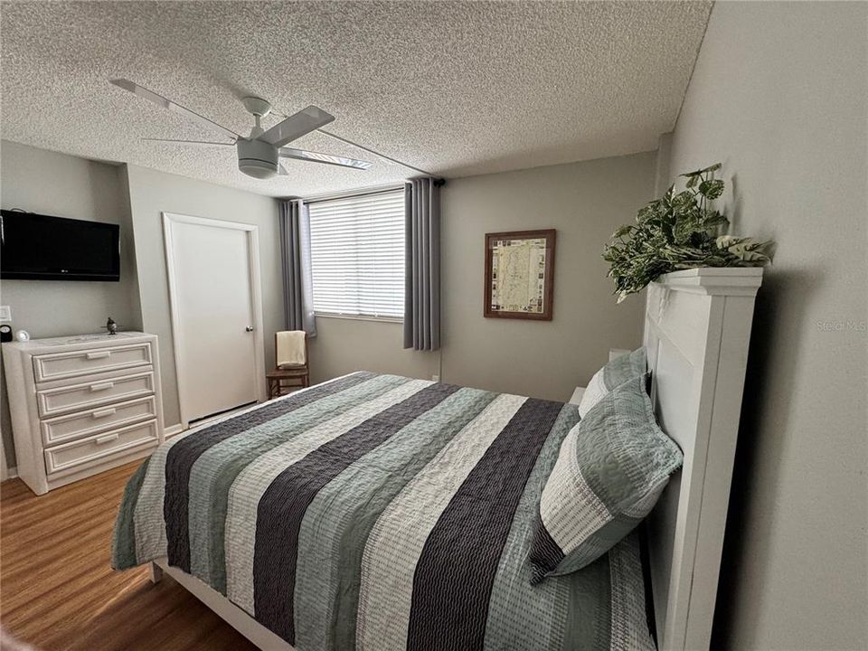 For Sale: $104,900 (1 beds, 1 baths, 634 Square Feet)