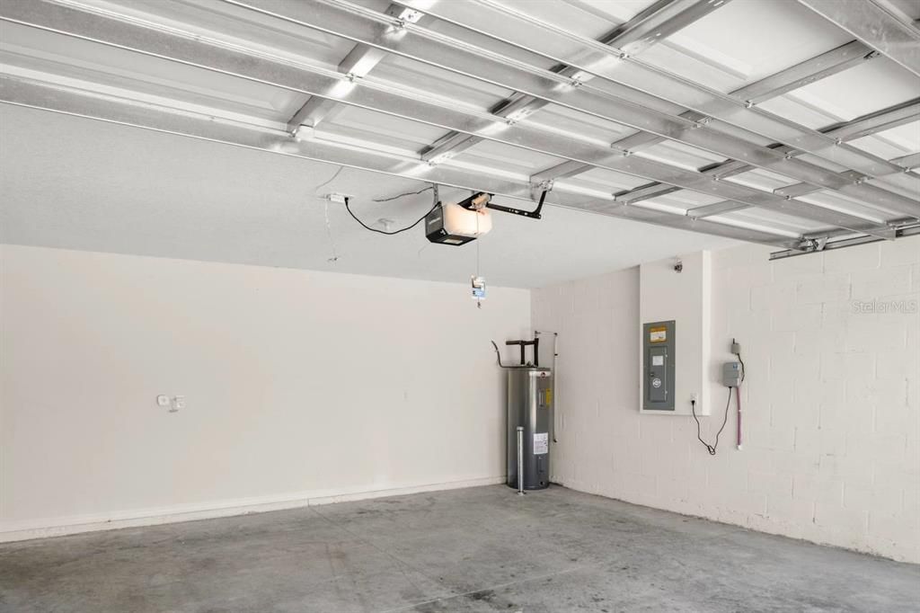 В аренду: $2,300 (4 спален, 3 ванн, 2357 Квадратных фут)